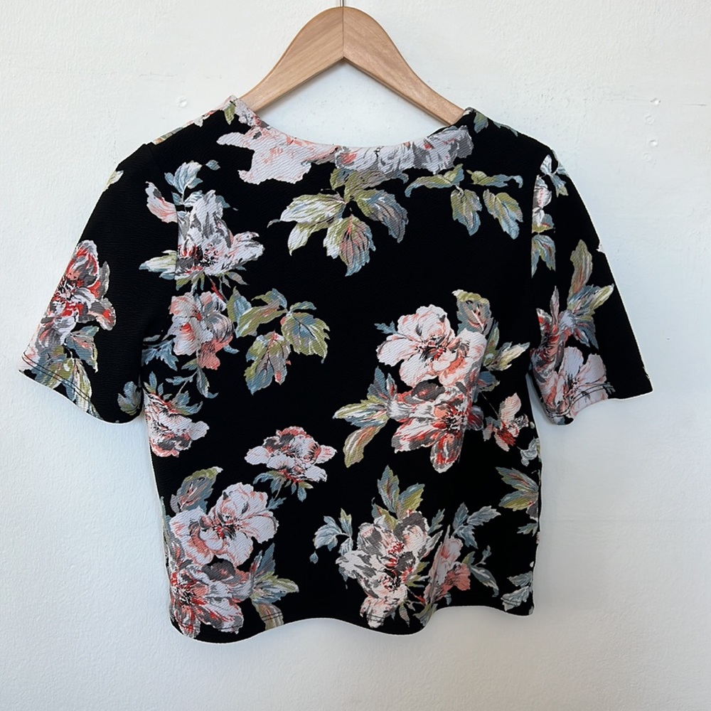 Flower top - Picture 3 of 3